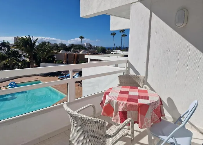 דירה Close To The *