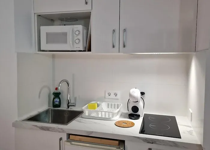 Close To The דירה